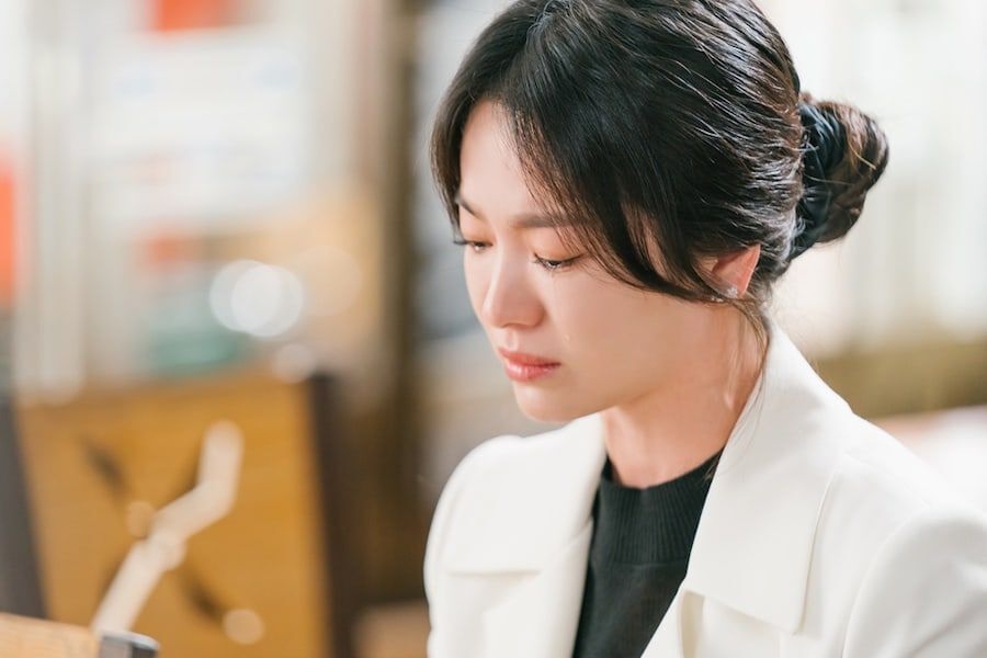 Song Hye Kyo "Now, We Are Breaking Up" Dizisinde Yoğun Duyguları Sebebiyle Ağlıyor