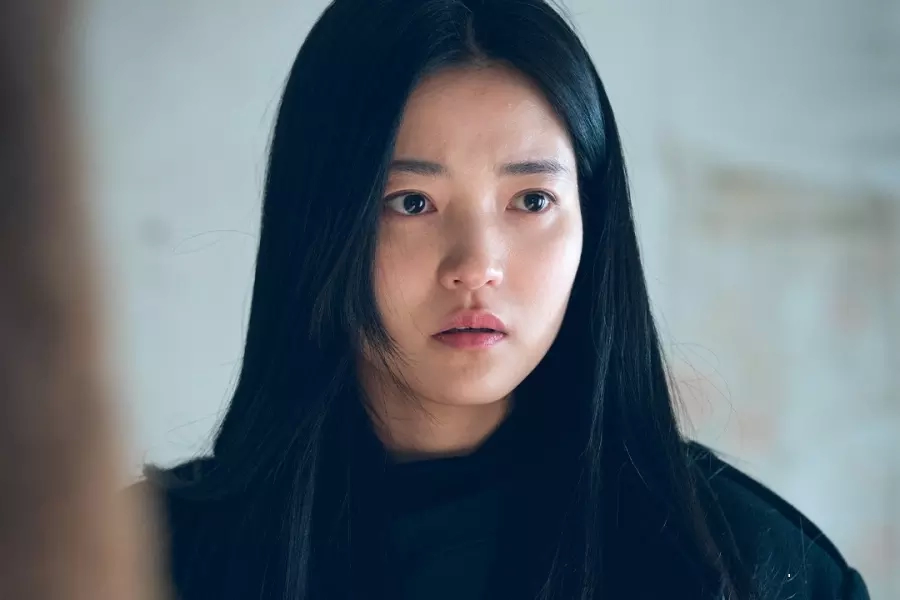 Kim Tae Ri'nin Yaklaşan Dizisinden Fotoğraflar Yayımlandı