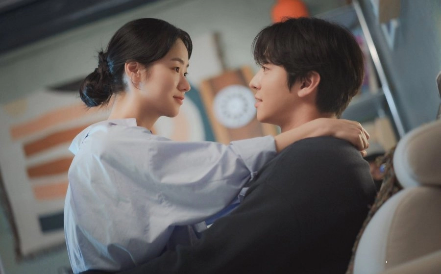 "A Time Called You" Dizisinin Yeni Bir Fragmanı Yayımlandı